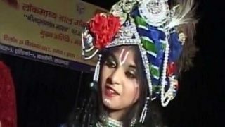 Muslim Girl From Meerut Participates in Gita Recitation Competition, Bags Second Position Muslim Girl From Meerut Participates in Gita Recitation Competition, Bags Second Position