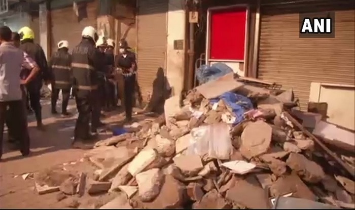 Four killed after building collapses in Zaveri Bazaar