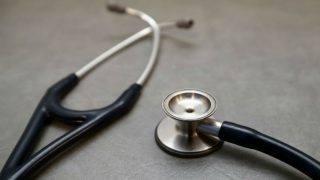 Delhi Police Arrest 19-Year-Old For Posing as a Doctor at AIIMS For Five Months to Facilitate Relative's Treatment Delhi Police Arrest 19-Year-Old For Posing as a Doctor at AIIMS For Five Months to Facilitate Relative's Treatment