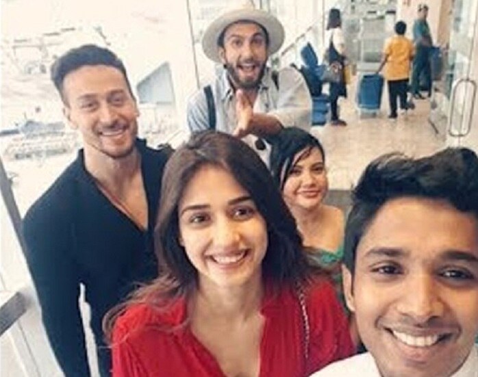 ranveer-singh-gets-goofy-with-tiger-shroff-and-disha-patani-at-the-airport