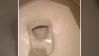 Lipstick Mark Inside Toilet Bowl Spotted By Chicago Man; Twitterati Baffled By The Sight Lipstick Mark Inside Toilet Bowl Spotted By Chicago Man; Twitterati Baffled By The Sight