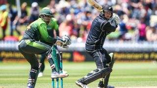 New Zealand Beat Pakistan by 15 Runs in 5th ODI to Complete Series Whitewash New Zealand Beat Pakistan by 15 Runs in 5th ODI to Complete Series Whitewash