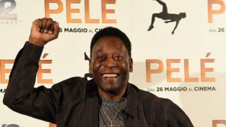 Pele Claims He Would Pick Lionel Messi Over Cristiano Ronaldo in His Team Pele Claims He Would Pick Lionel Messi Over Cristiano Ronaldo in His Team