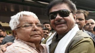 BJP Leader Shatrughan Sinha Visits RJD Supremo Lalu Prasad Hours After His Sentencing in Fodder Scam BJP Leader Shatrughan Sinha Visits RJD Supremo Lalu Prasad Hours After His Sentencing in Fodder Scam