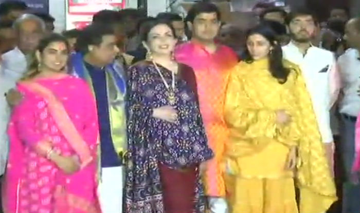 Ambani scion Akash proposes to Shloka Mehta, pictures from the engagement revealed