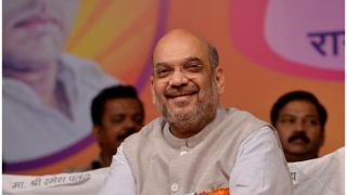 Karanataka Election 2018: BJP Chief Amit Shah's Kannada Translator Goofs up, Says Modi Would Damage The Nation Karanataka Election 2018: BJP Chief Amit Shah's Kannada Translator Goofs up, Says Modi Would Damage The Nation