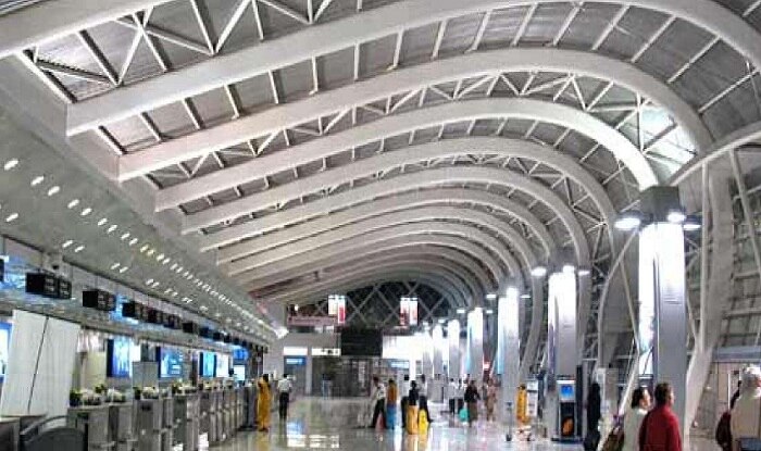 Runway closure hits 120 flights in Mumbai Runway closure hits 120 flights in Mumbai