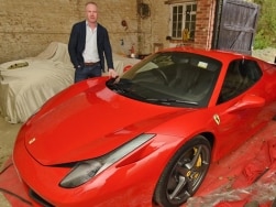 Ferrari damaged by a pothole; man sues the municipal authorities