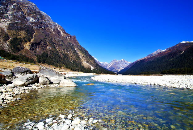shutterstockyumthang valley
