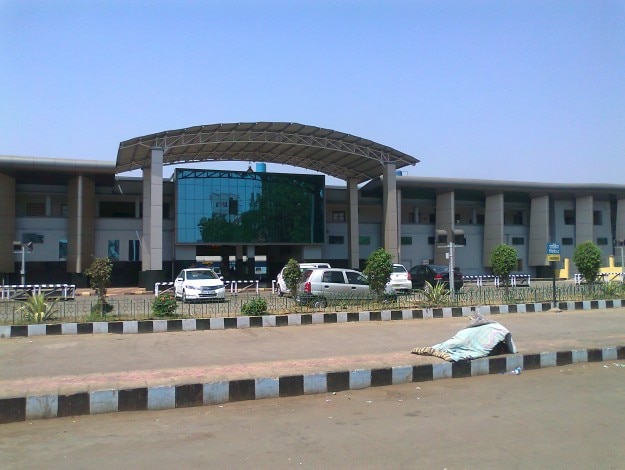 Raipur_Railway_Station_Entrance