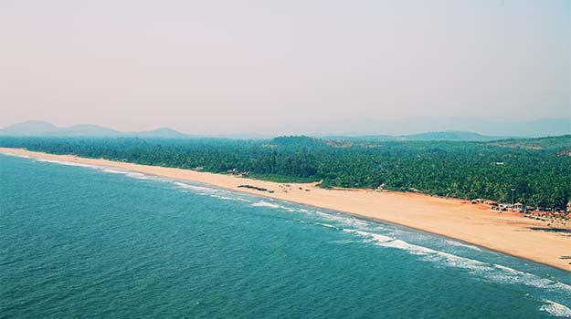 Karnataka_Gokarma_Ocean-beach-tropical-forest-and-mountains