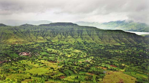 Maharashtra_Mahabaleshwar_Green-valley