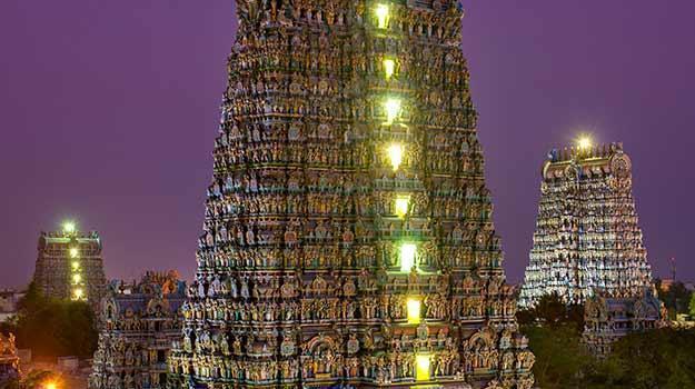 2-Tamil-Nadu_Madurai_Meenakshi-Temple-lighted-up-in-the-evening