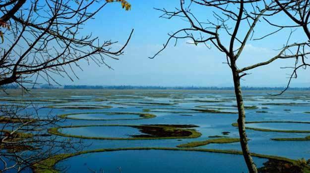 3-Loktak-Lake