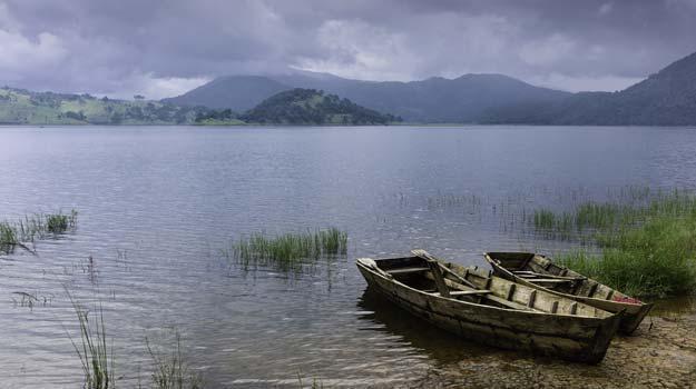 Boats-near-Umiam-Lake