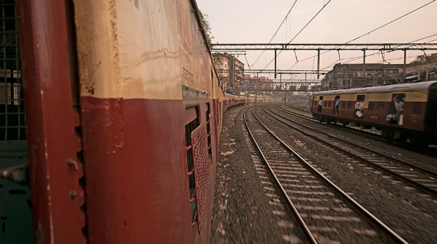 15mumbai-local-train6