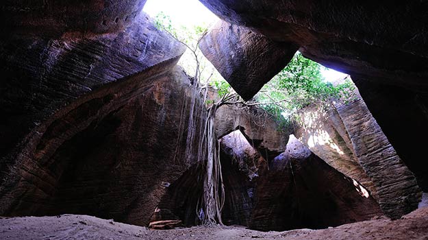 6travel-naida-caves1