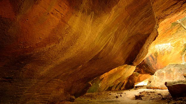 6travel-naida-caves2