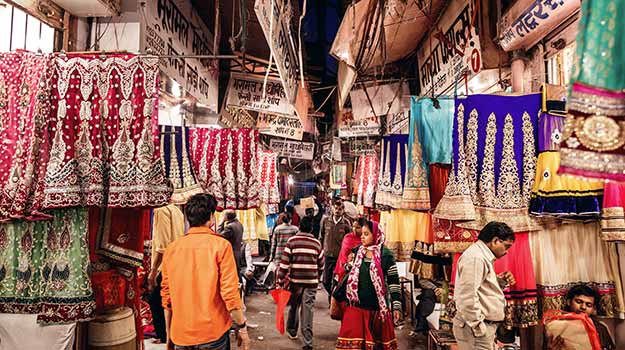 10 Markets In Mumbai That Are Perfect For Wedding Shopping, From Crawford  Market To Zaveri Bazaar