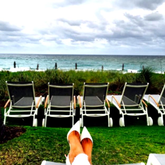 17travel-priyanka-chopra-tweet-baywatch-3