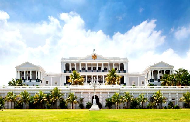 24-travel-falaknuma-palace