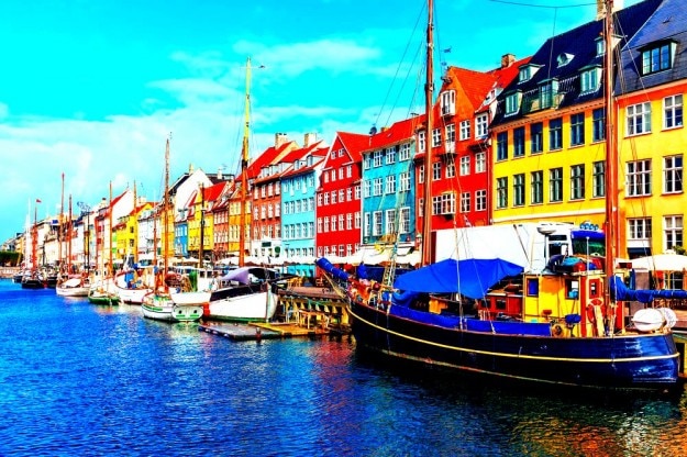 25-travel-denmark-Nyhavn-copenhagen-1