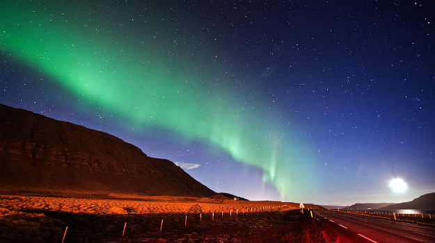 9travel-aurora- reykjavik-iceland