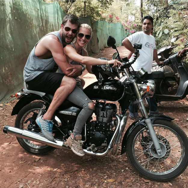 Chris-Hemsworth-goa-bike