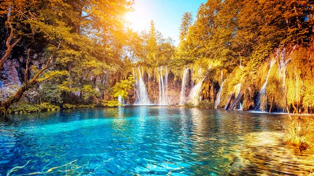 Croatia-Plitvice-Lakes-National-Park-shutterstock_350849951