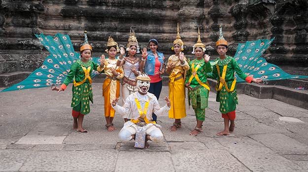 angkor wat performers