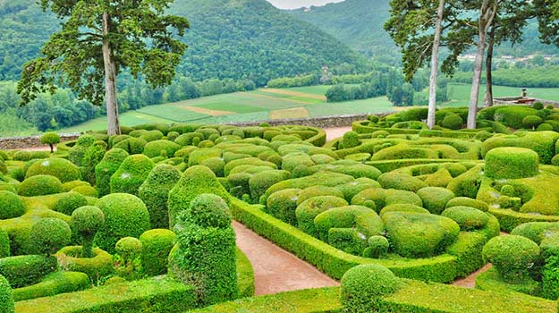 France-Marqueyssac-in-Dordogne-shutterstock_190510568