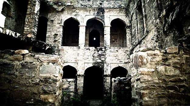 Haunted_fort_of_Bhangarh