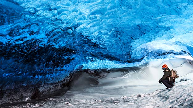 Iceland-Vatnajokull-National-park-Skatefall-glacier-shutterstock_334335584