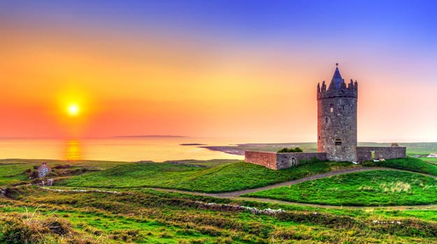 Ireland-Doonagore-castle-CoClare