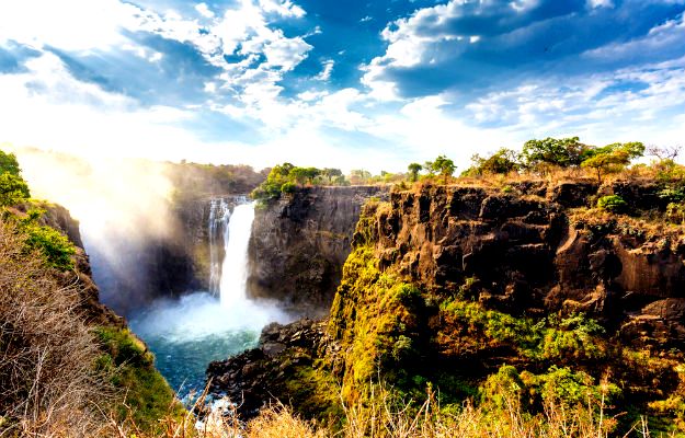 shutterstock_228847261-victoria-falls-1