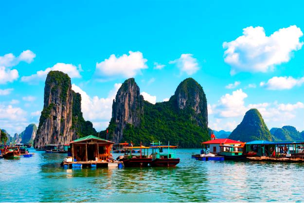 Amazing natural wonders of the world: Ha Long Bay, Vietnam | India.com