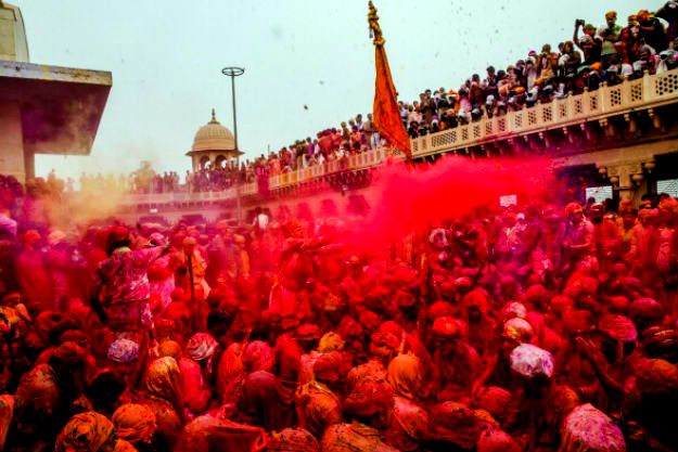 23-holi-10