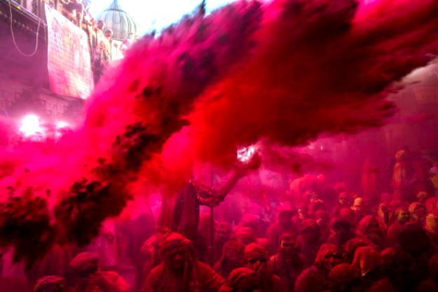 23-holi-11