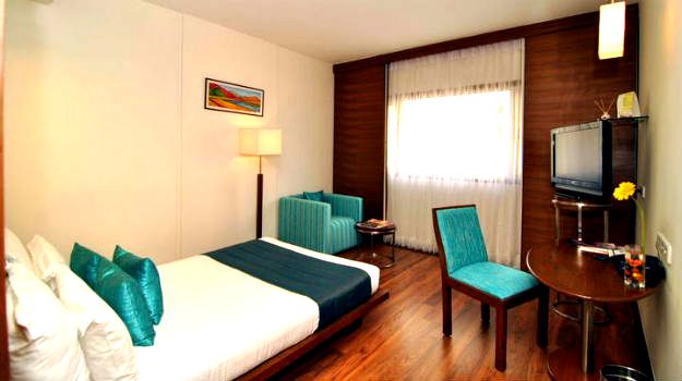 3-travel-pune-studiop estique