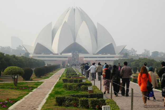 5 Interesting Facts About Bahai Lotus Temple in Delhi That You Must Know!