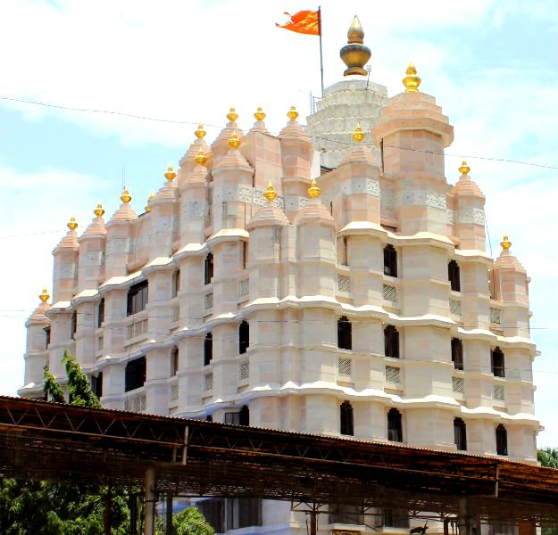 Mumbao-Siddhivinayak-Temple