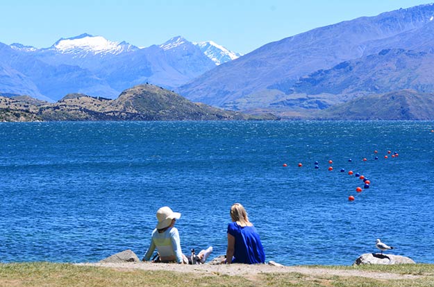 New-Zealand-Wanaka-lake-Clutha-southern-alps
