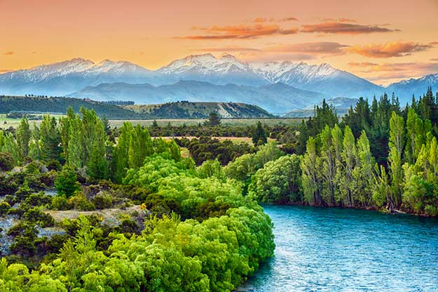 New-Zealand-sunset-river-Clutha