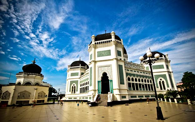 The Great Mosque (Masjid Raya) in Medan-shutterstock_150344081