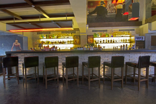 drink cocktails and conversations