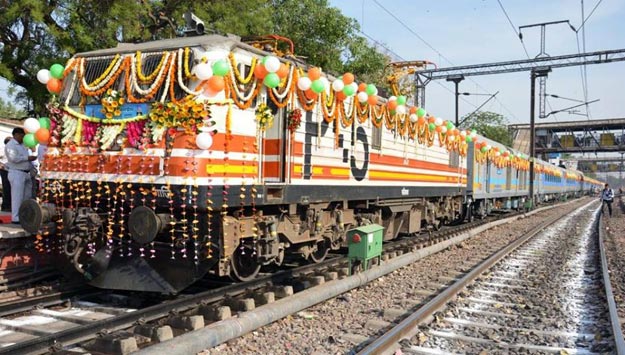 8 glorious images of Gatimaan Express, India's fastest train | India.com