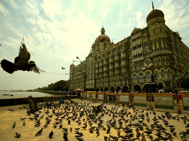 taj-mahal-hotel-full-view