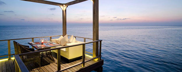 jumeirah-vittaveli-fenesse-restaurant1-hero