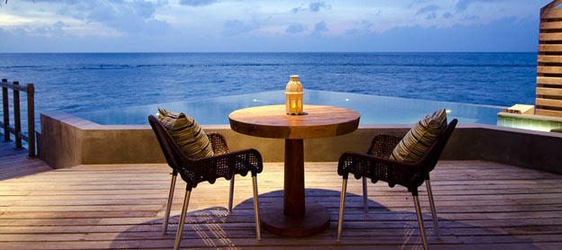 jumeirah-vittaveli-lagoon-villa-hero-chairs