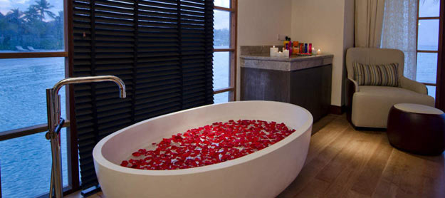 jumeirah-vittaveli-talise-spa-bath-hero